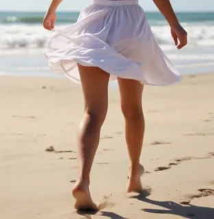 detail, photo, cinscene, dreamwalking girl , running on beach